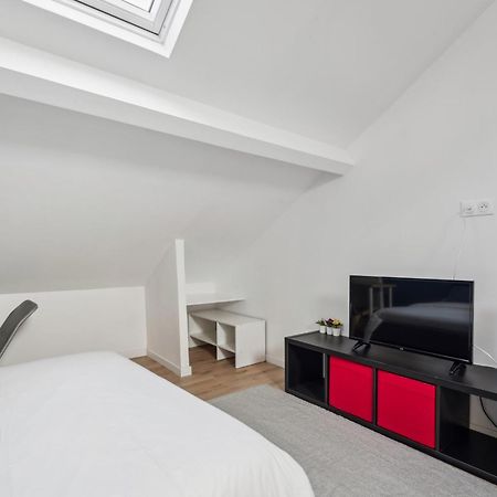 Budget Appart Avec Parking Au Centre-Ville Charleville-Mézières エクステリア 写真