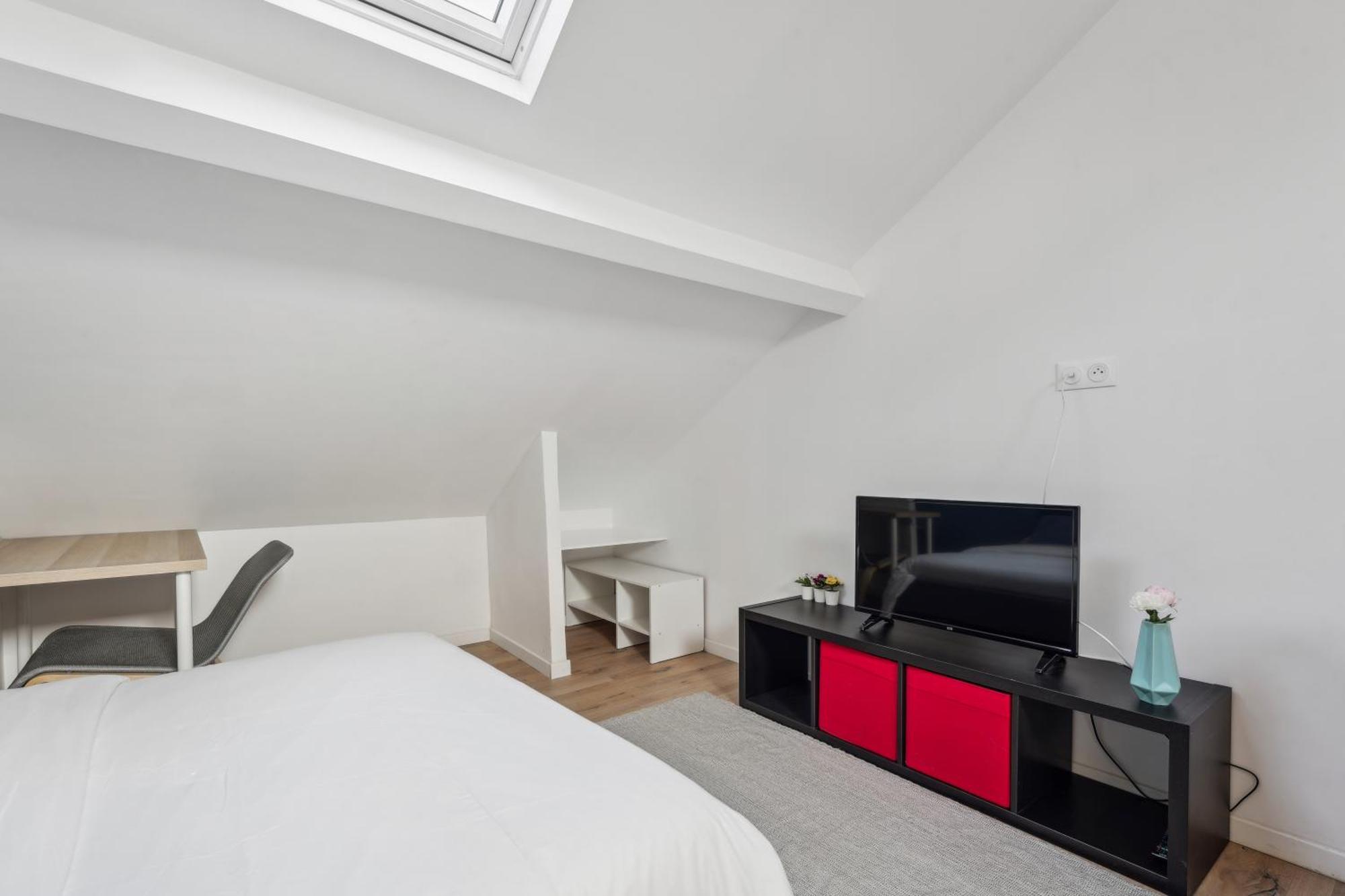 Budget Appart Avec Parking Au Centre-Ville Charleville-Mézières エクステリア 写真